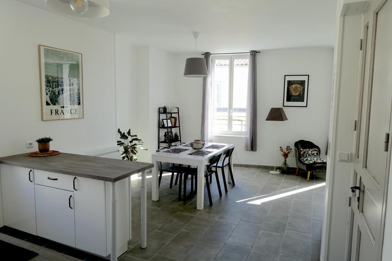 Maison Carree/Coeur Historique De Nimes - Superbe Appt 55M² Εξωτερικό φωτογραφία