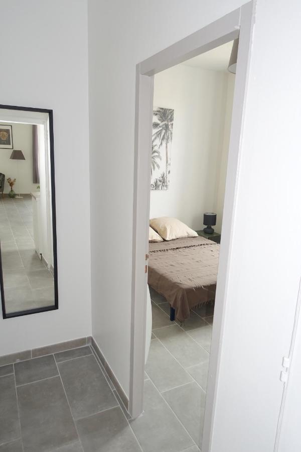 Maison Carree/Coeur Historique De Nimes - Superbe Appt 55M² Εξωτερικό φωτογραφία