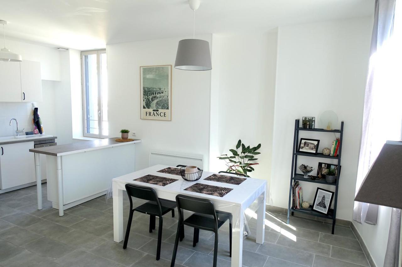 Maison Carree/Coeur Historique De Nimes - Superbe Appt 55M² Εξωτερικό φωτογραφία