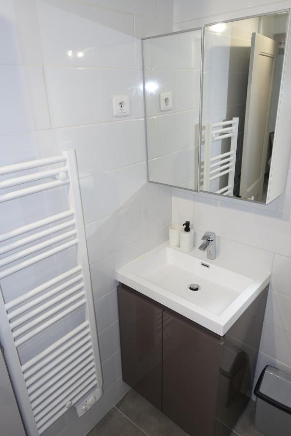 Maison Carree/Coeur Historique De Nimes - Superbe Appt 55M² Εξωτερικό φωτογραφία
